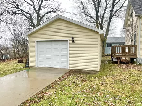 1133 Plain St, Peru, IL 61354 photo 28