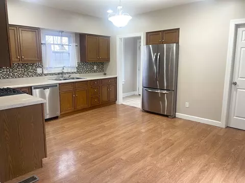 1133 Plain St, Peru, IL 61354 photo 6