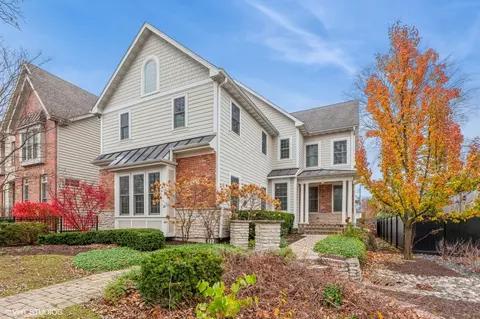 540 S Webster St, Naperville, IL 60540