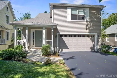 816 W State St, Saint Charles, IL 60174