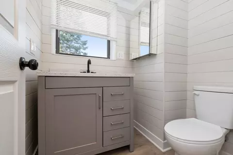 Bath - 4140 Custer Ave, Brookfield, IL 60513 photo 2 of 2