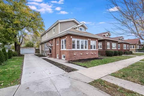 7934 S Oglesby Ave, Chicago, IL 60617