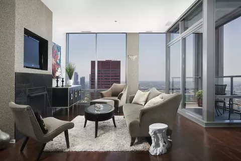 Living - 65 E Monroe St #4604, Chicago, IL 60603 photo 2 of 3