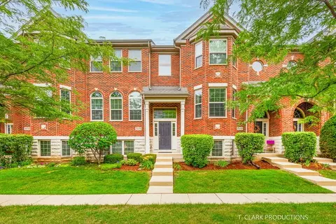 27 N W739 N Meadowview Dr, Winfield, IL 60190