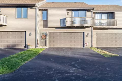7461 Colosseum Dr #2, Rockford, IL 61107