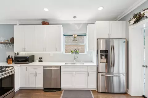 Kitchen - 1508 Wesley Ave, Berwyn, IL 60402 photo 3 of 3