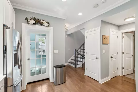 Entry Way - 1508 Wesley Ave, Berwyn, IL 60402 photo 3 of 11