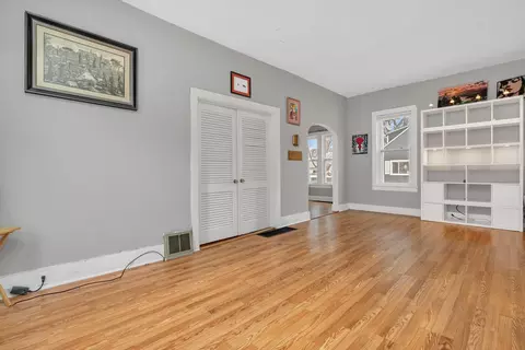 Living - 708 Congress St, Ottawa, IL 61350 photo 4 of 4