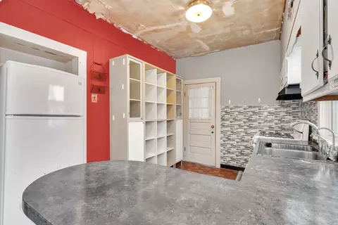 Kitchen - 708 Congress St, Ottawa, IL 61350 photo 2 of 5