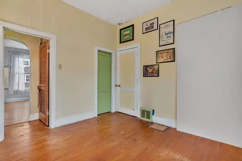 Bedroom - 708 Congress St, Ottawa, IL 61350 photo 2 of 3