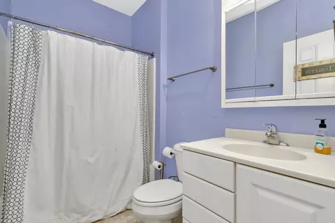 Bath - 708 Congress St, Ottawa, IL 61350 photo 1 of 1
