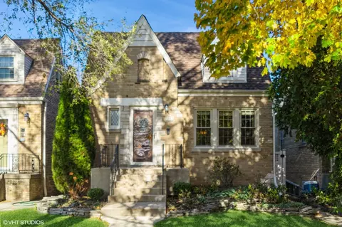4854 W Balmoral Ave, Chicago, IL 60630