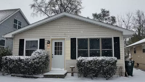 1621 Juneway Ter, Round Lake Beach, IL 60073