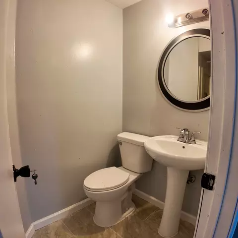 Bath - 1621 Juneway Ter, Round Lake Beach, IL 60073 photo 2 of 2