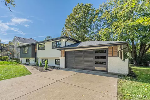 5906 Plymouth St, Downers Grove, IL 60516