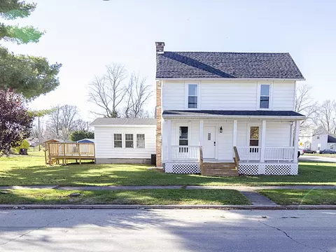 301 S Macon St, Bement, IL 61813