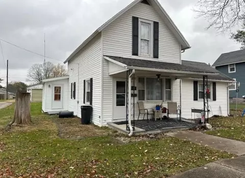 210 Holmes Ave, Rossville, IL 60963