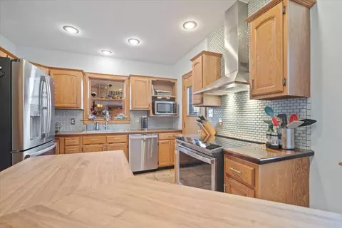 1904 E Oakland Ave, Bloomington, IL 61701 photo 7