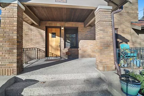 1904 E Oakland Ave, Bloomington, IL 61701 photo 3