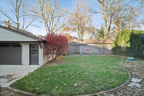 1904 E Oakland Ave, Bloomington, IL 61701 photo 34