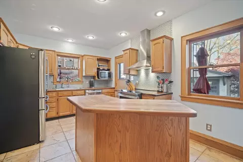 1904 E Oakland Ave, Bloomington, IL 61701 photo 15