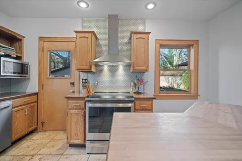 1904 E Oakland Ave, Bloomington, IL 61701 photo 13