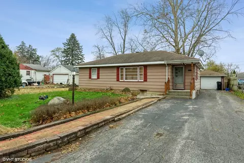 311 Burr Ave, Mchenry, IL 60050