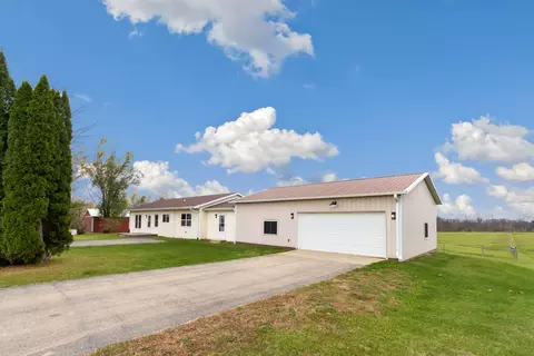 3174 S Butternut Rd, Oregon, IL 61061