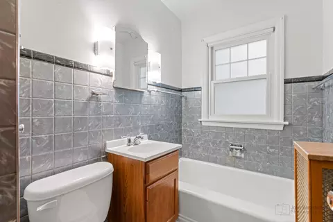 Bath - 330 Mcclure Ave, Elgin, IL 60123 photo 1 of 1