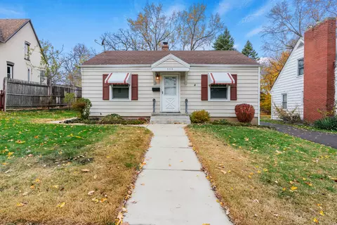 Exterior - 330 Mcclure Ave, Elgin, IL 60123 photo 3 of 6