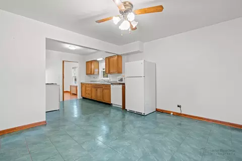 Kitchen - 330 Mcclure Ave, Elgin, IL 60123 photo 3 of 3