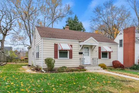 Exterior - 330 Mcclure Ave, Elgin, IL 60123 photo 2 of 6