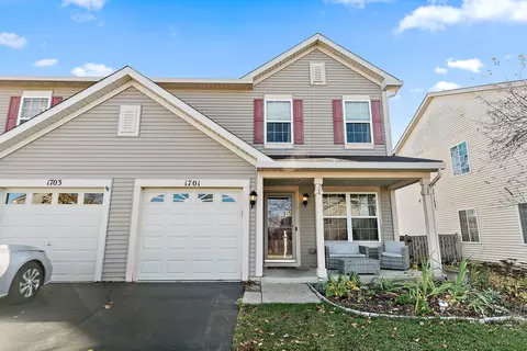 1701 Cameron Dr, Hampshire, IL 60140