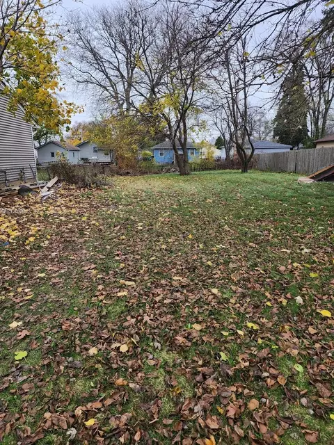 175 S Mclean Blvd, Elgin, IL 60123