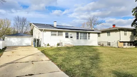 222 Granada Rd, Carpentersville, IL 60110