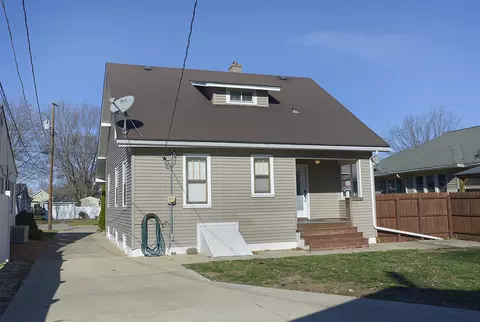 Exterior - 1237 Illinois Ave, Ottawa, IL 61350 photo 5 of 5