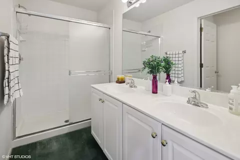 Bath - 236 Gull Island St, Willowbrook, IL 60527 photo 3 of 3