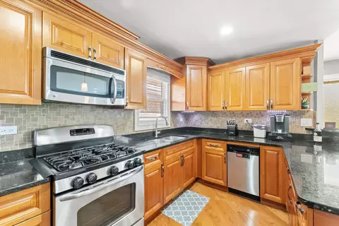 Kitchen - 7538 S Lorel Ave, Burbank, IL 60459 photo 1 of 3