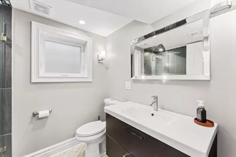 Bath - 7538 S Lorel Ave, Burbank, IL 60459 photo 2 of 3