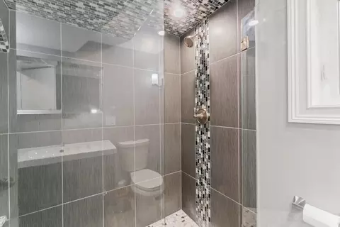 Bath - 7538 S Lorel Ave, Burbank, IL 60459 photo 3 of 3