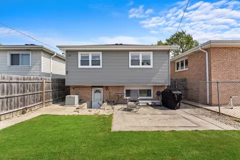 Exterior - 7538 S Lorel Ave, Burbank, IL 60459 photo 2 of 3