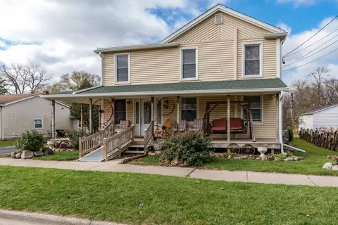 Exterior - 210 N Walnut St, Cherry Valley, IL 61016 photo 2 of 13