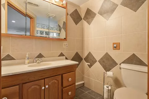 Bath - 210 N Walnut St, Cherry Valley, IL 61016 photo 5 of 5