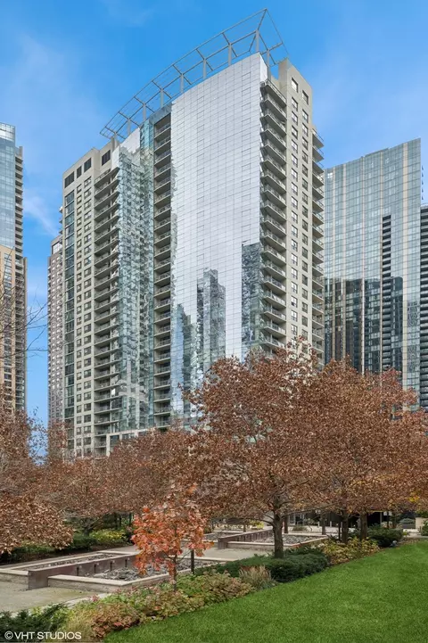 201 N Westshore Dr #2108, Chicago, IL 60601