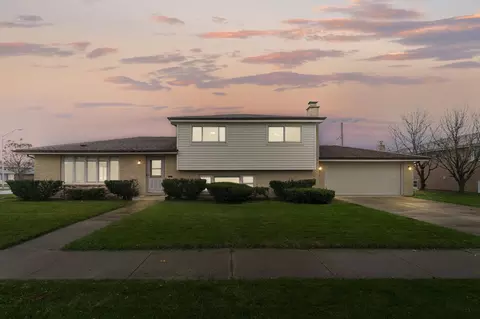 9137 Meade Ave, Oak Lawn, IL 60453