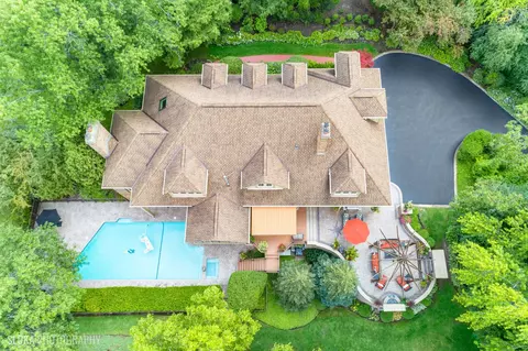 5 Loch Ln, South Barrington, IL 60010