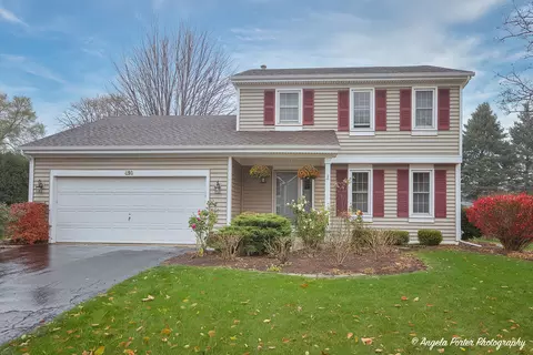498 Santa Fe Trl, Cary, IL 60013