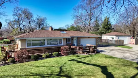 6 N306 Baker Dr, Itasca, IL 60143