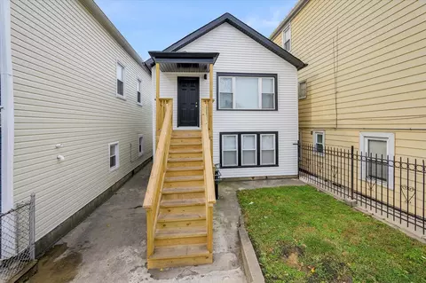 3238 S Carpenter St, Chicago, IL 60608