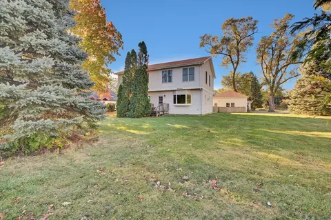 29 W043 Warrenville Rd, Warrenville, IL 60555